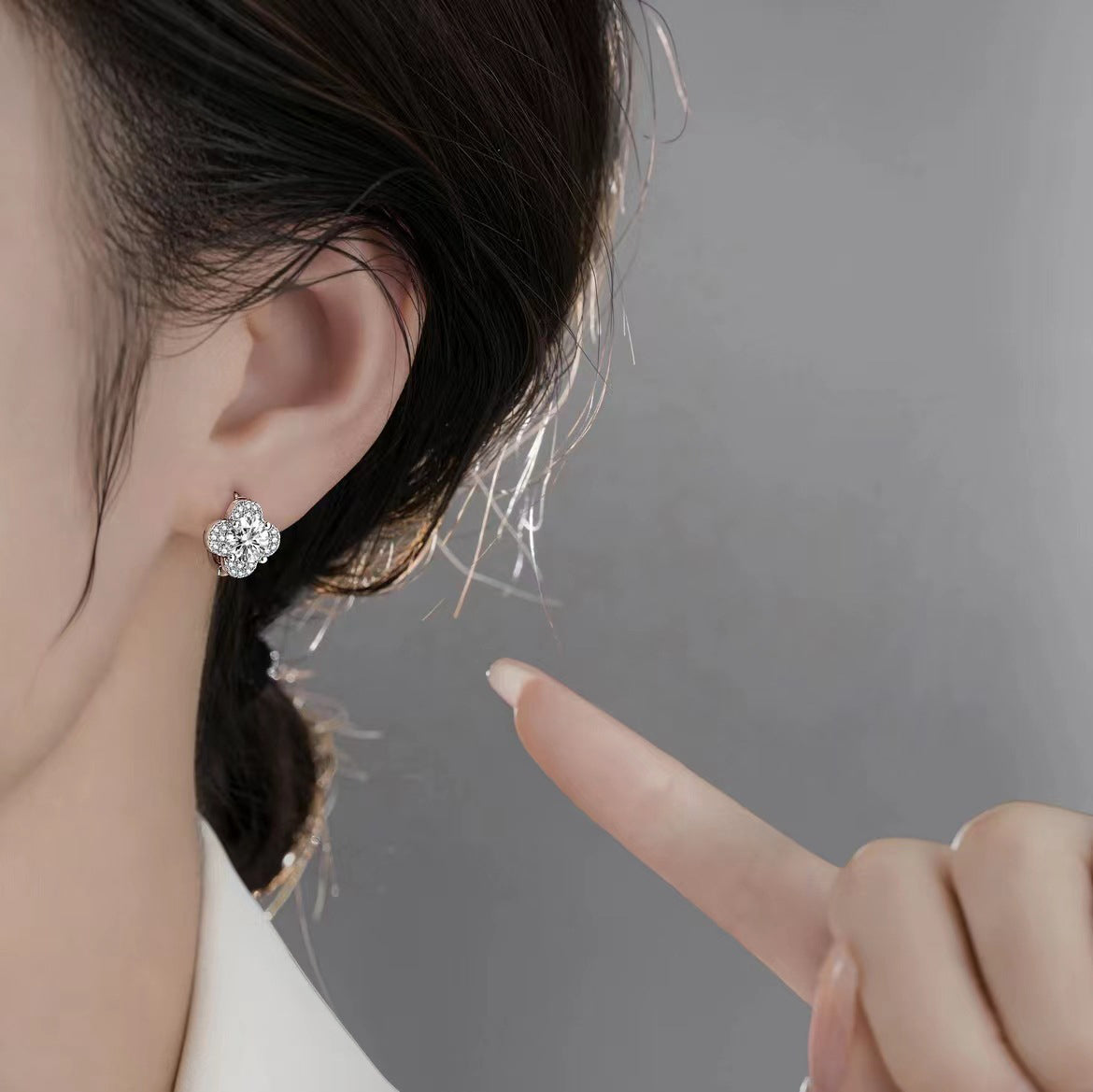 Moissanite Clover Earrings | White Gold 16k