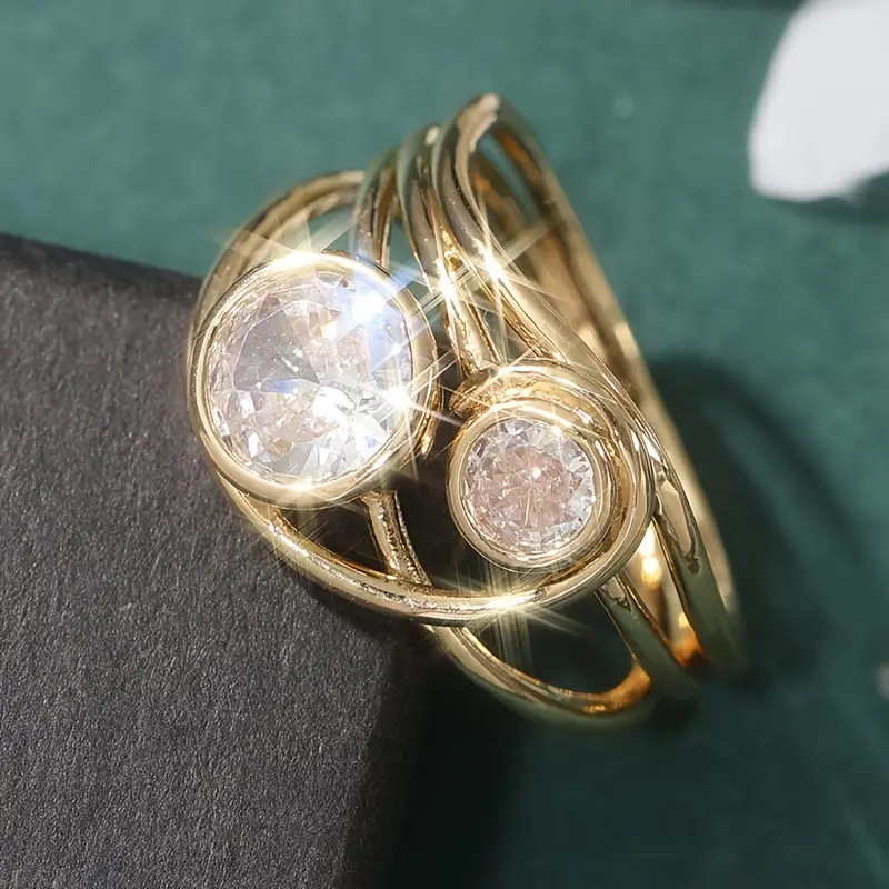 Bright Zirconia Wavy Gold Ring