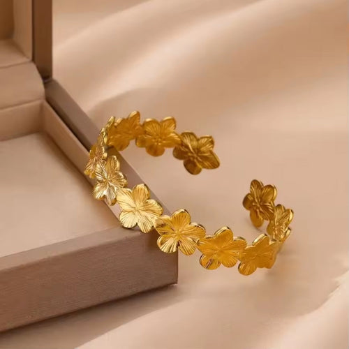 Irregular Blossom Gold Bracelet