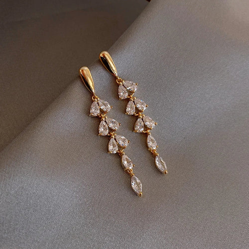 Dangling Leaf Crystalline Earrings