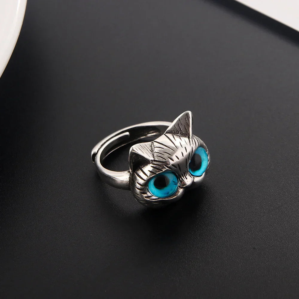 Blue-Eyed Cat Ring – Playful Vintage Silver Animal Ring for Cat Lovers