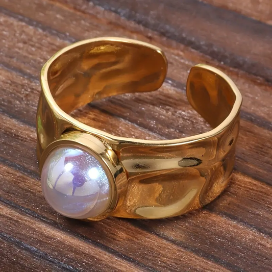 White Pearl Gold Ring