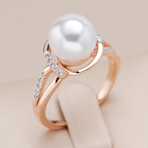 Elegant Pearly Gold Ring